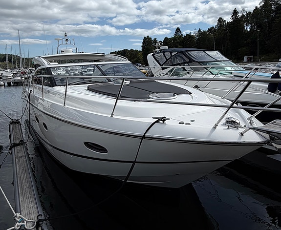 Princess V42 – svært velholdt og oppgradert | D6-370 | Joystick | 1.100 timer 2 of 5