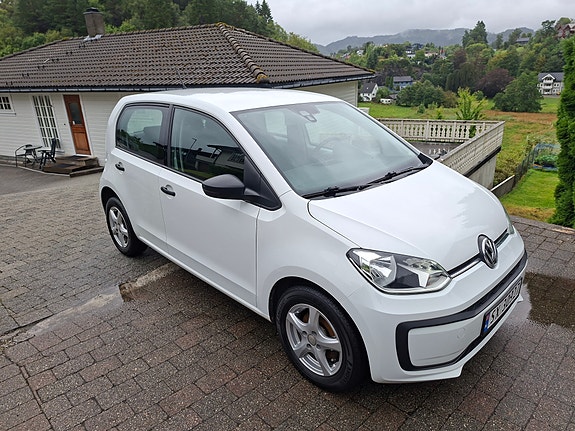 Volkswagen UP! 3 of 6