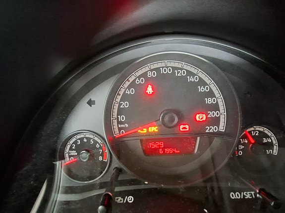 Volkswagen UP! 6 of 6