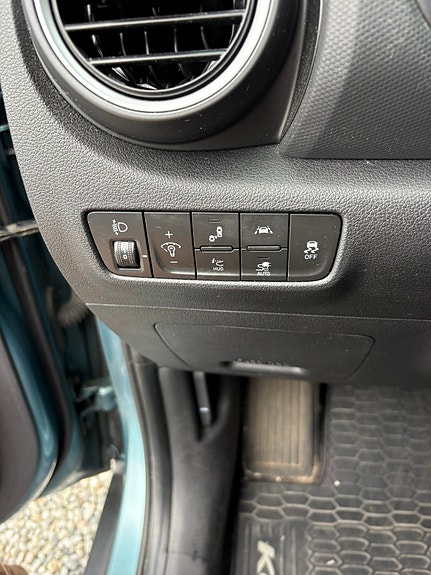 Hyundai Kona 12 of 18