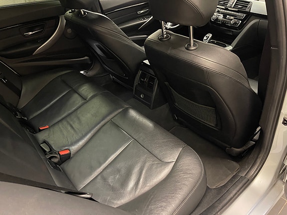 BMW 320d 10 of 26
