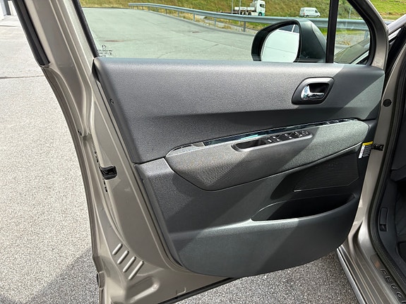 Peugeot 3008 9 of 30