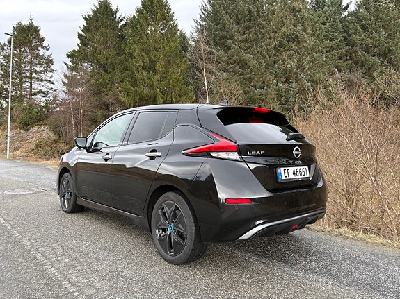 Nissan Leaf 3 of 5