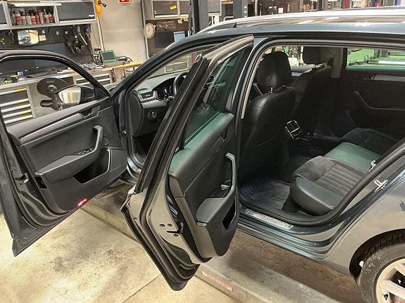 Skoda Superb 11 of 15