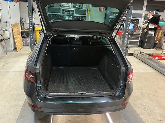Skoda Superb 12 of 15