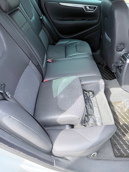 Volvo XC70 18 of 29