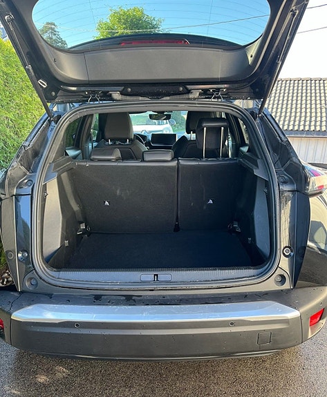 Peugeot e-2008 4 of 6