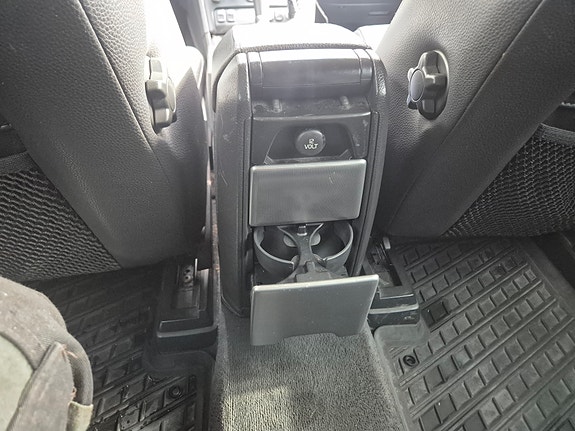 Volvo XC90 13 of 30