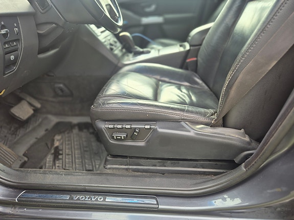 Volvo XC90 8 of 30