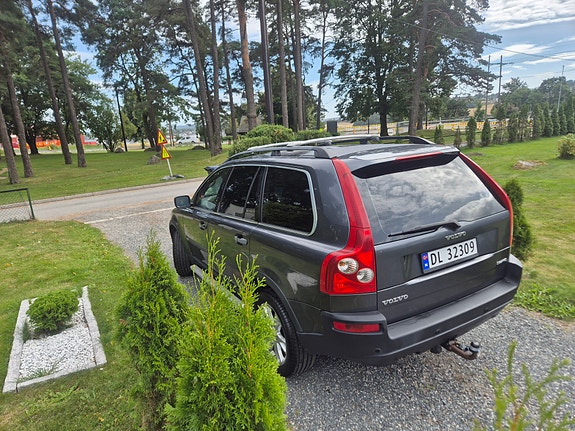 Volvo XC90 3 of 30
