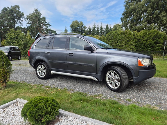 Volvo XC90 4 of 30