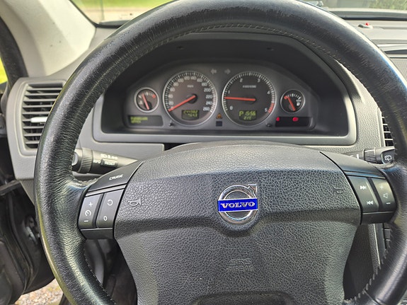 Volvo XC90 26 of 30