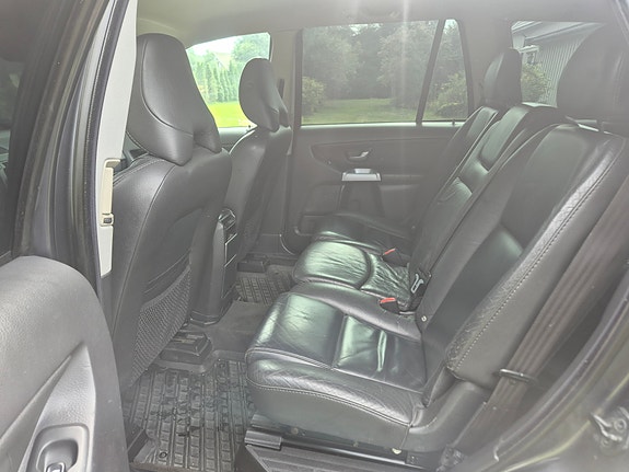Volvo XC90 11 of 30