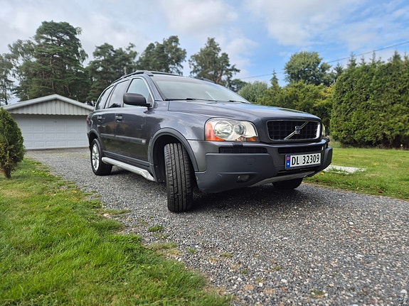 Volvo XC90 5 of 30