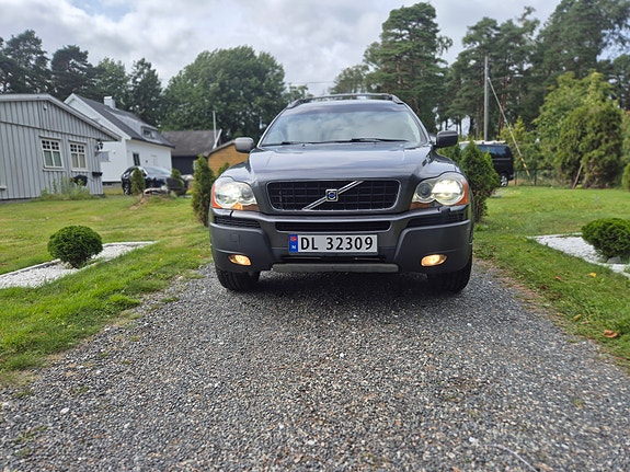 Volvo XC90 6 of 30