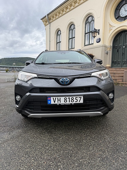 Toyota RAV4 12 of 24