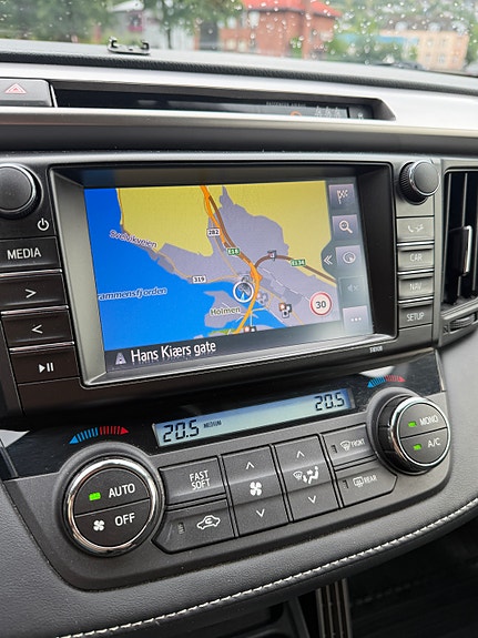 Toyota RAV4 17 of 24