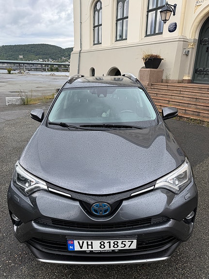 Toyota RAV4 13 of 24