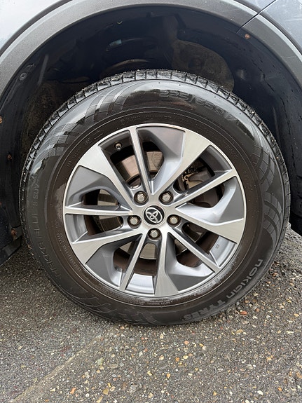 Toyota RAV4 14 of 24