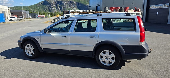 Volvo XC70 3 of 18