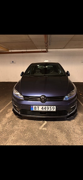 Volkswagen Golf VII 4 of 15