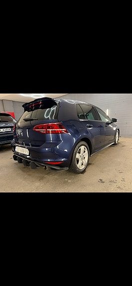 Volkswagen Golf VII 10 of 15