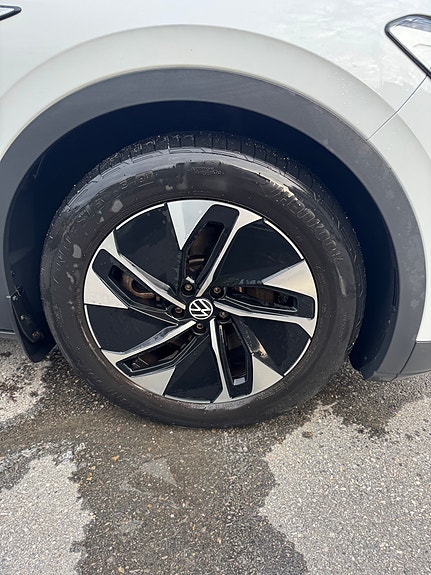 Volkswagen ID.4 4 of 16