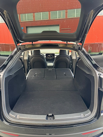 Tesla Model Y 19 of 20