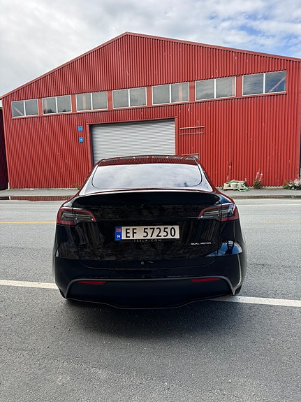 Tesla Model Y 5 of 20