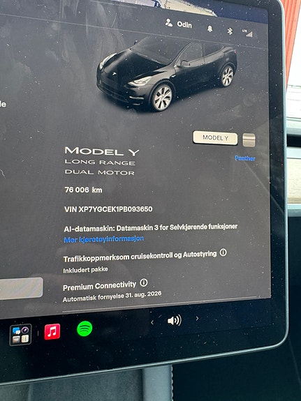 Tesla Model Y 15 of 20