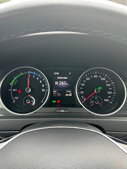 Volkswagen e-Golf VII 5 of 11