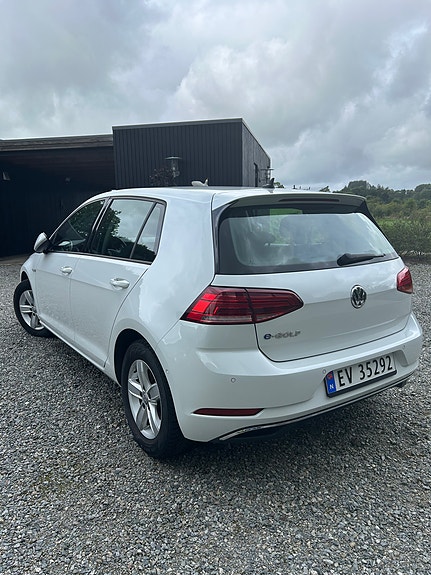 Volkswagen e-Golf VII 3 of 11
