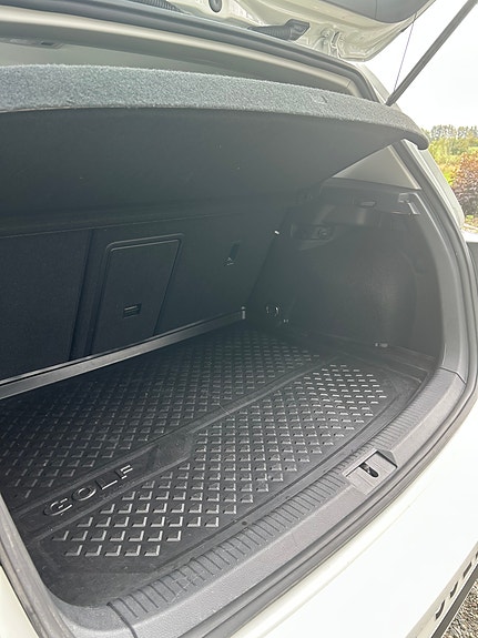 Volkswagen e-Golf VII 10 of 11