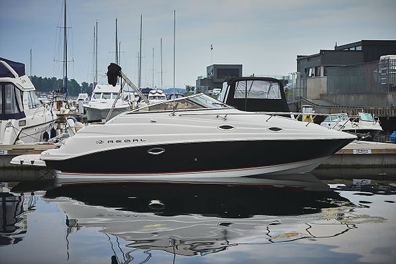 Regal 2665 Commodore 2 of 17