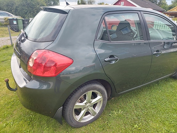Toyota Auris 4 of 17