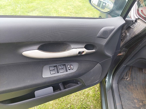 Toyota Auris 12 of 17