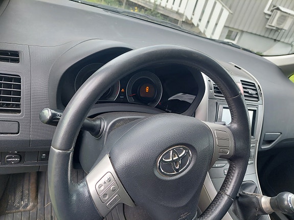 Toyota Auris 14 of 17