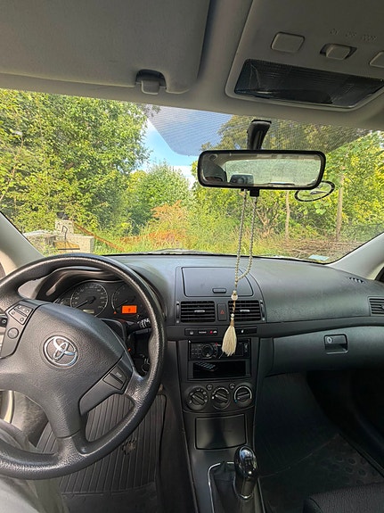 Toyota Avensis 8 of 8