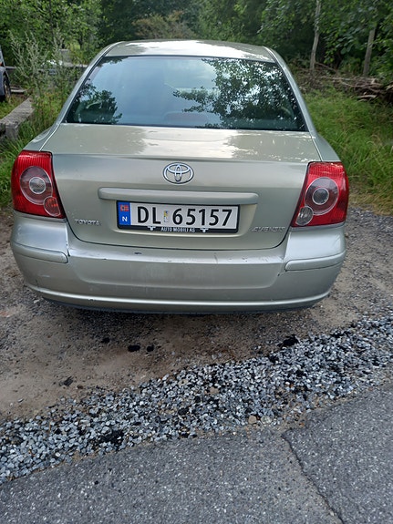 Toyota Avensis 4 of 8