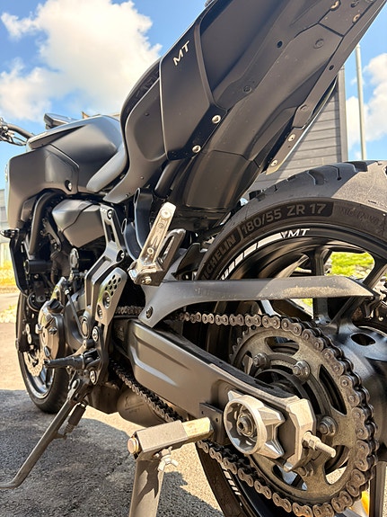 Yamaha MT-07 7 of 10
