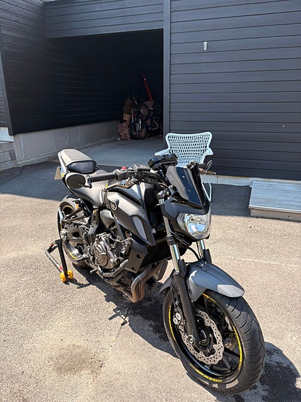 Yamaha MT-07 6 of 10