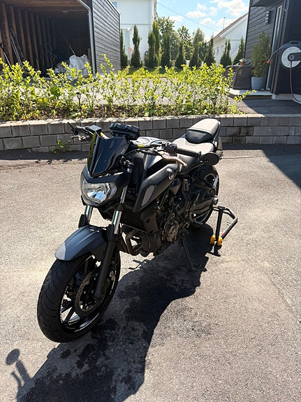 Yamaha MT-07 3 of 10