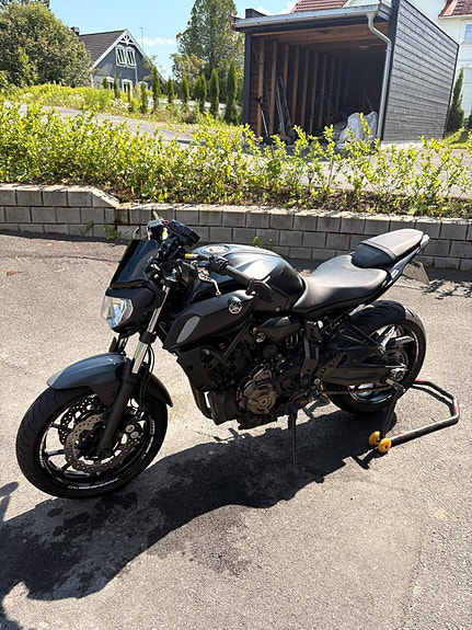 Yamaha MT-07 2 of 10