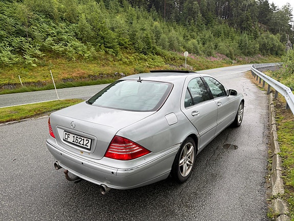Mercedes-Benz S320 5 of 11