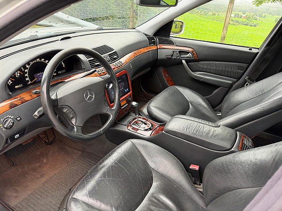 Mercedes-Benz S320 7 of 11
