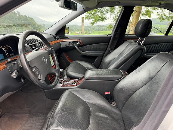 Mercedes-Benz S320 9 of 11