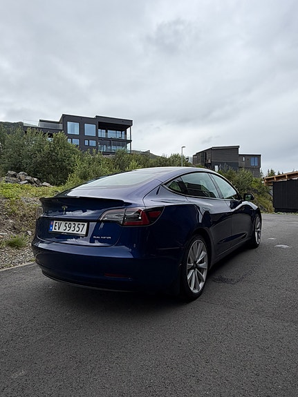 Tesla Model 3 11 of 22