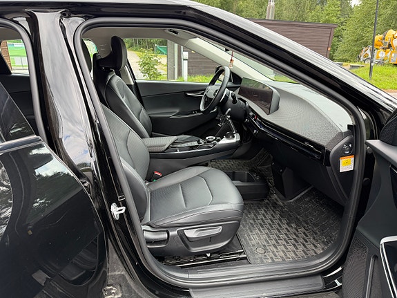 Kia EV6 12 of 17