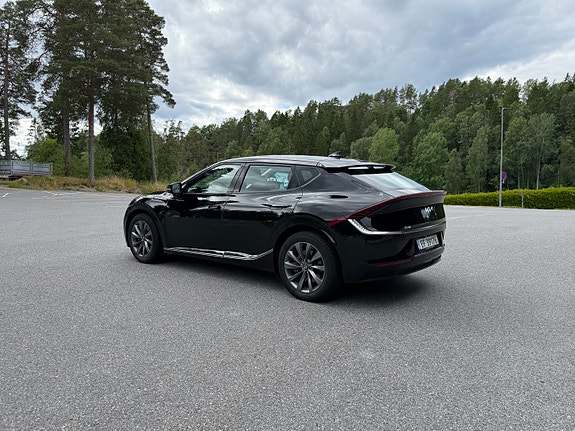 Kia EV6 4 of 17