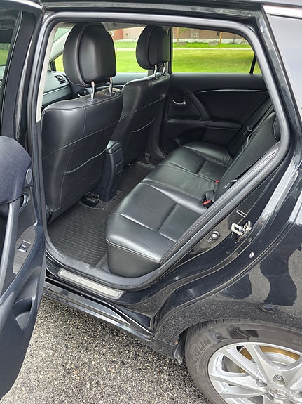 Toyota Avensis 7 of 10